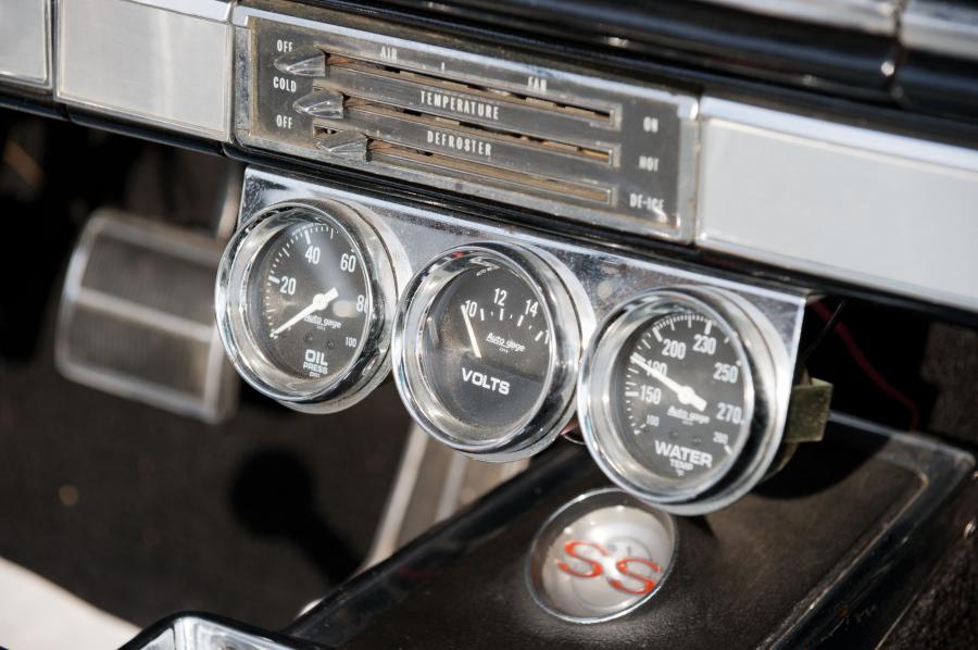  Chevrolet Impala SS 396 Convertible 1965 года  (фото 23 из 29)